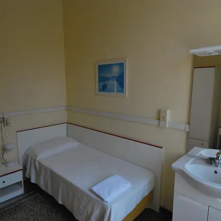 Отель La Vela *