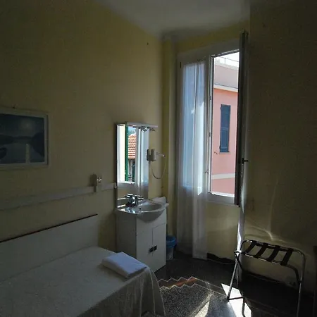 Отель La Vela Рапалло